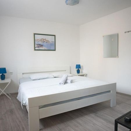 Apartment Fly Split Luaran gambar
