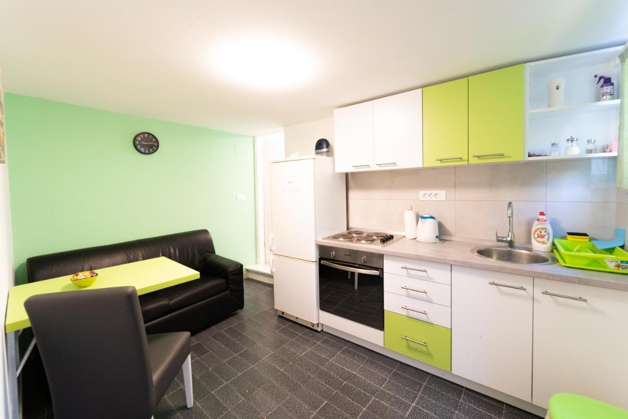 Apartment Fly Split Luaran gambar