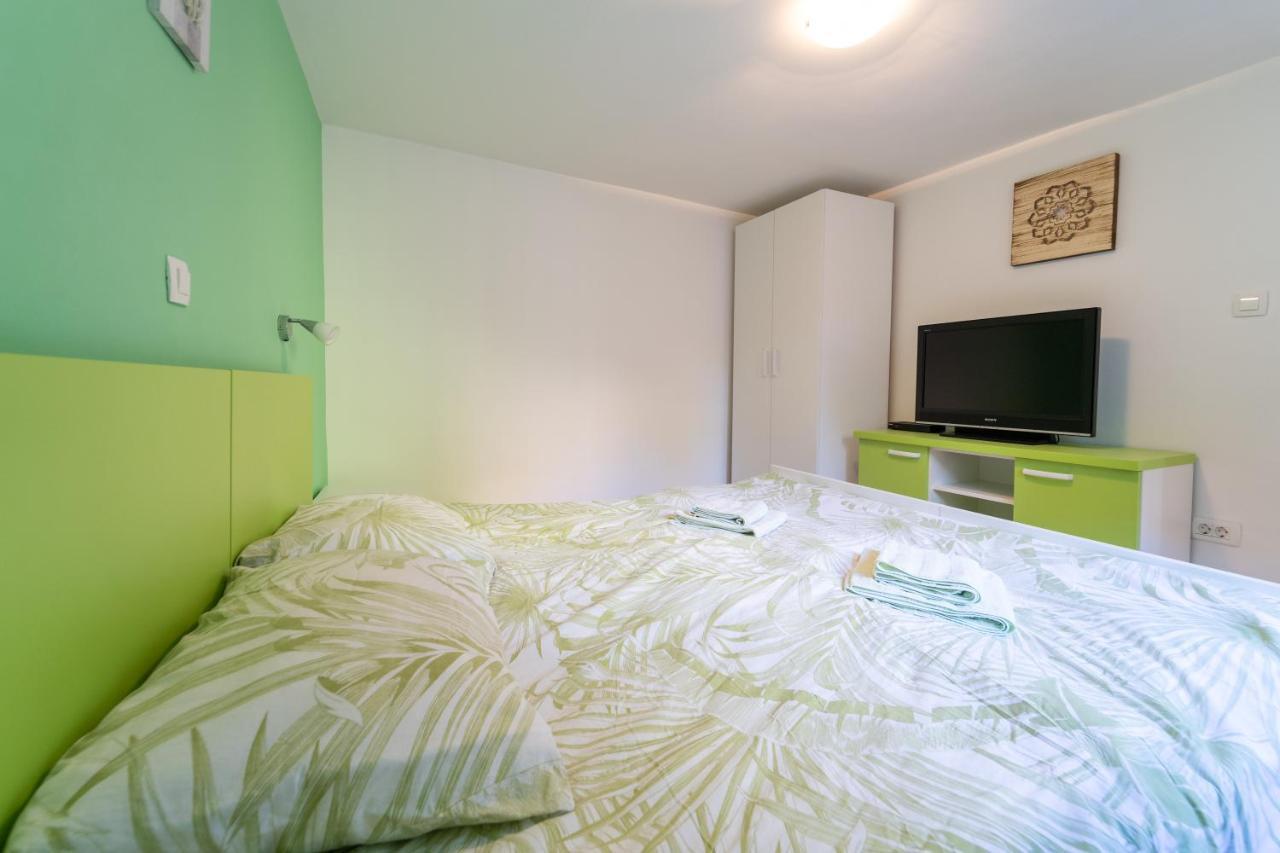 Apartment Fly Split Luaran gambar
