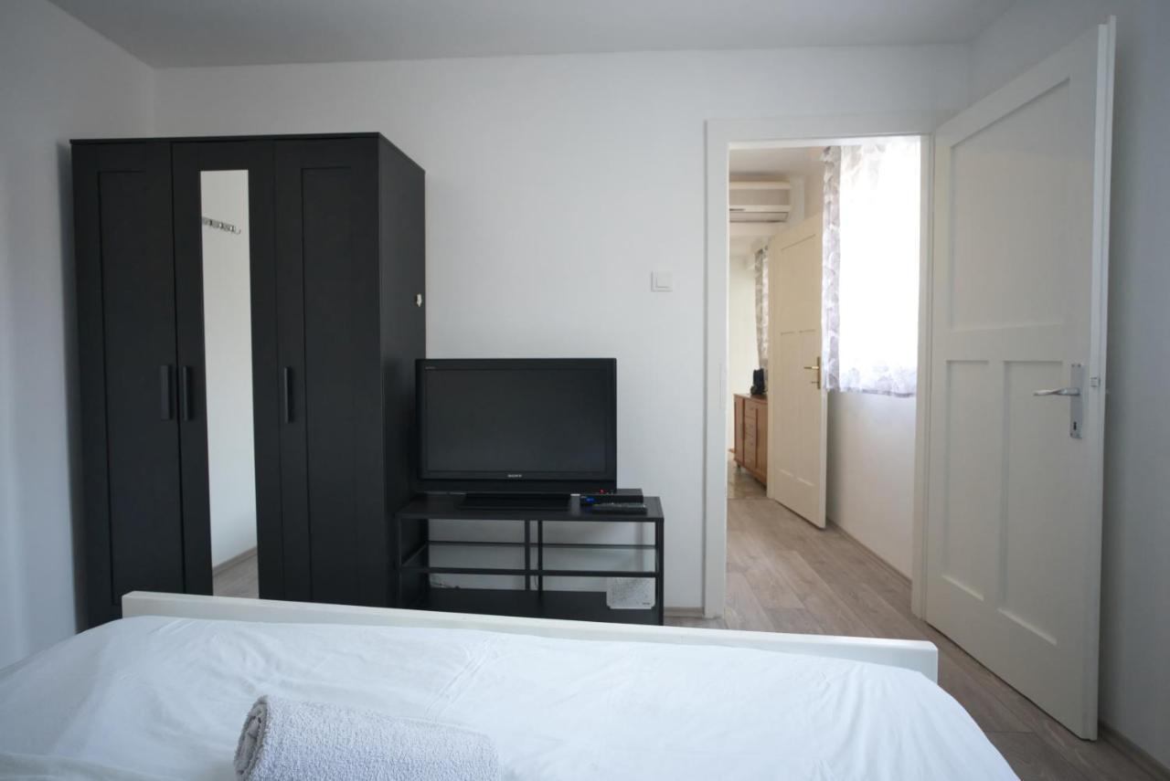 Apartment Fly Split Luaran gambar